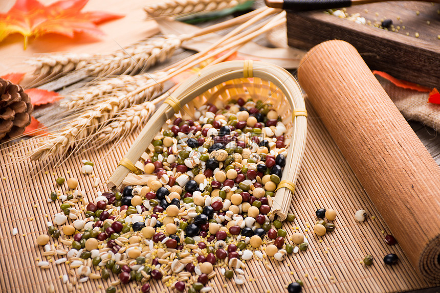 “覃塘莲藕”农产品地理标志专用标志正式启用